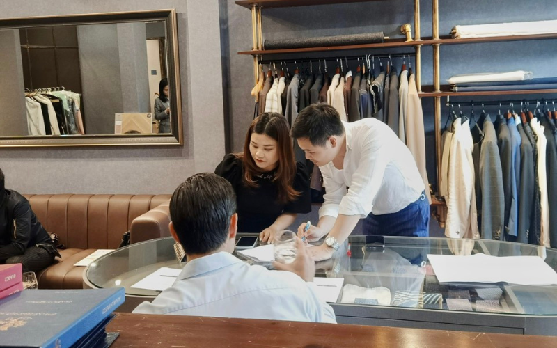 Đội ngũ kiến trúc sư làm việc chăm chỉ để tạo nên một thiết kế chỉn chu nhất