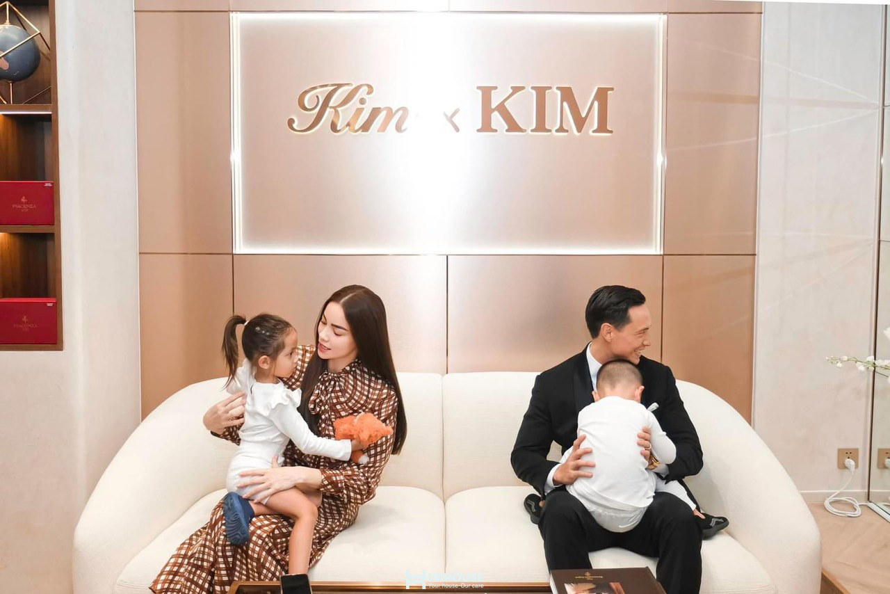 Showroom KimxKIM - Nơi nghệ thuật và thời trang giao thoa 2 Kim pic2 copy URHOUSE Studios - Your house - Our Care