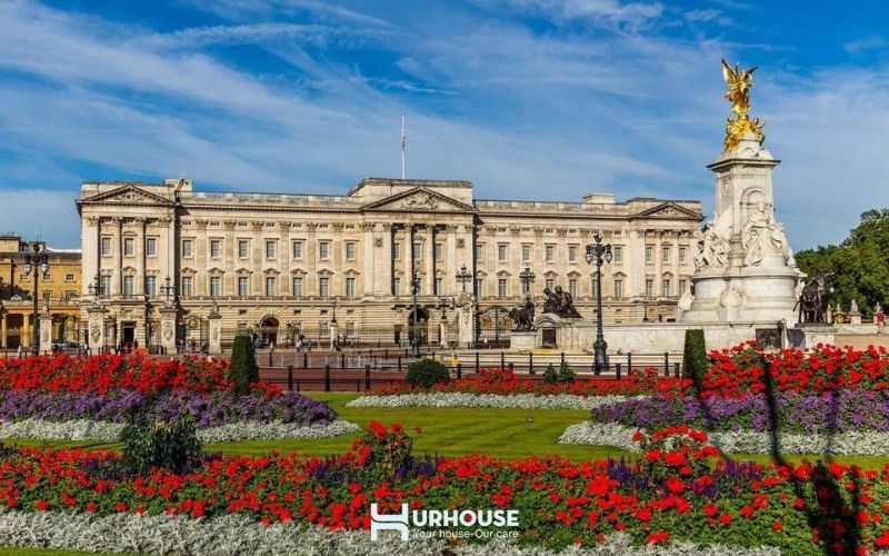 Cung điện Buckingham mang phong cách tân cổ điển