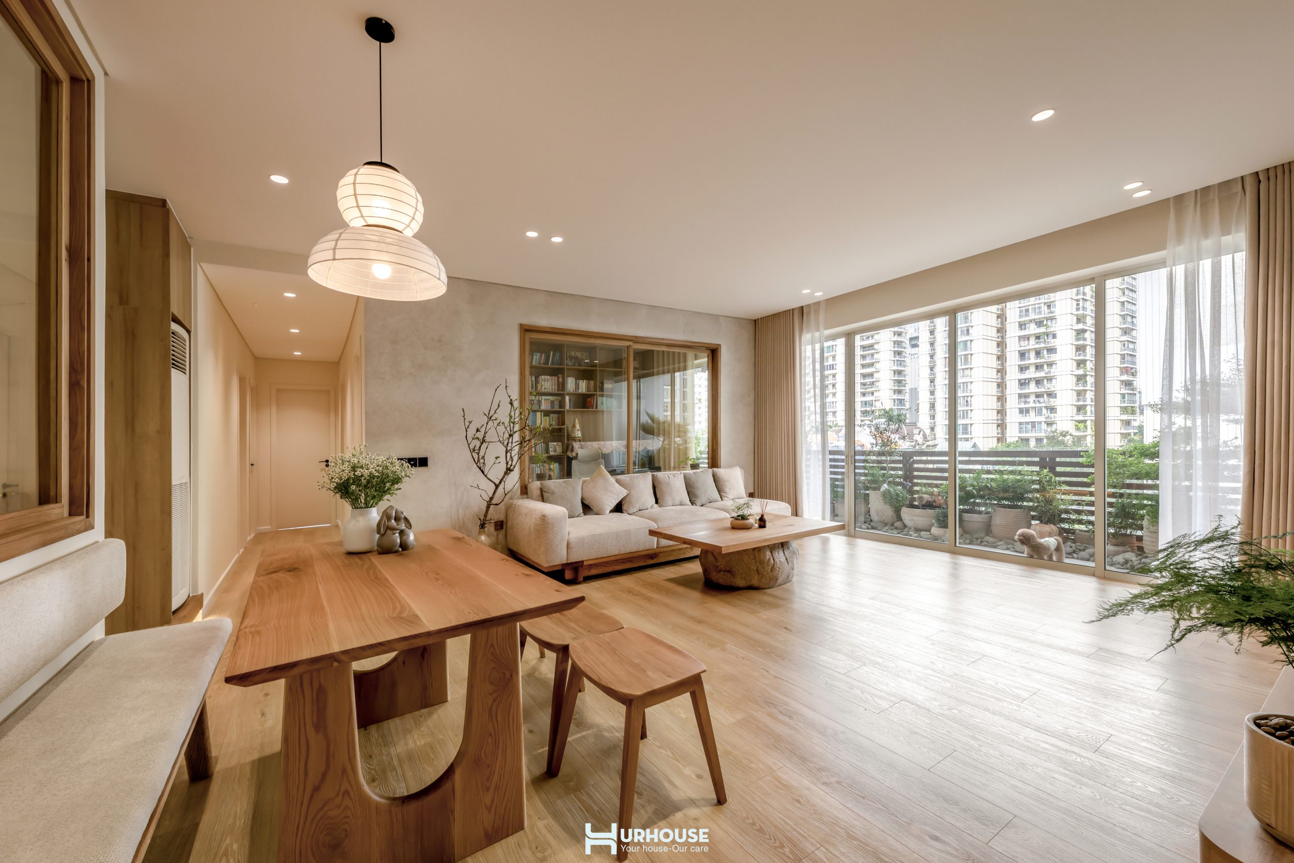 góc nhìn từ trong nhìn ra ngoài 