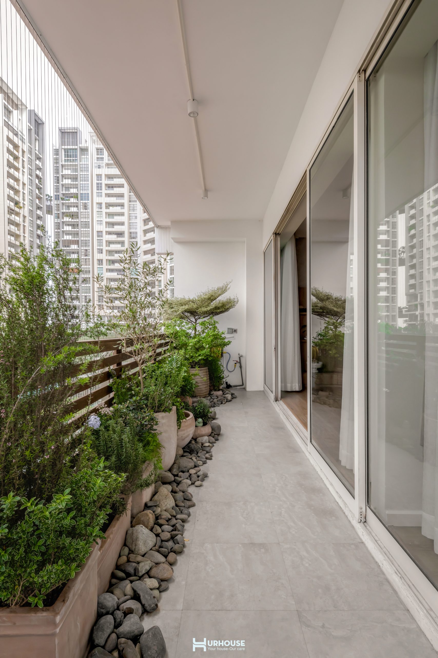 4E6A7389 copy scaled URHOUSE Studios - Your house - Our Care