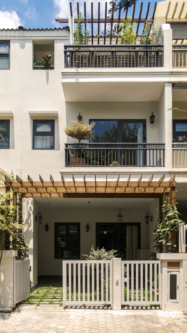 BTS of the Senturia Vuon Lai project.