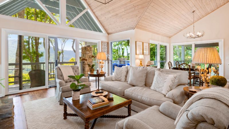 bia blog uh 1 URHOUSE Studios - Your house - Our Care