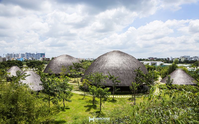 Nhà vườn mái lá sử dụng cỏ tranh rất phổ biến