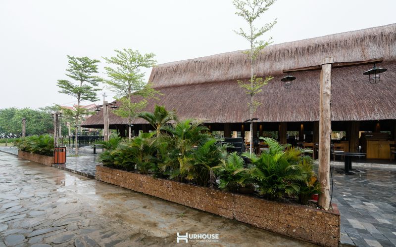 Nhà hàng tre Everland nổi tiếng tại Quảng Bình với thiết kế mái guột ấn tượng (Ảnh tham khảo)