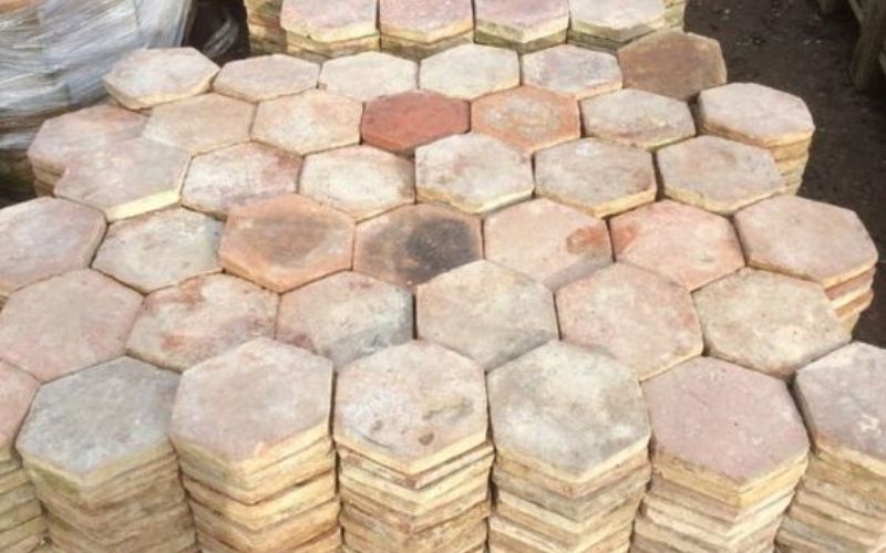 NEW MATERIALS IN MODERN GARDEN VILLA INTERIOR DESIGN