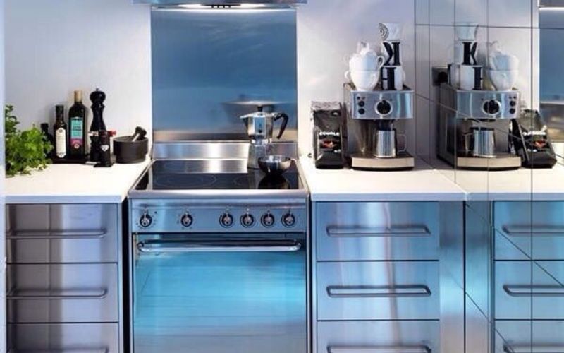 NEW MATERIALS IN MODERN GARDEN VILLA INTERIOR DESIGN