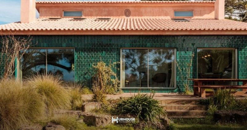 Material handling for garden homes private yet close to nature