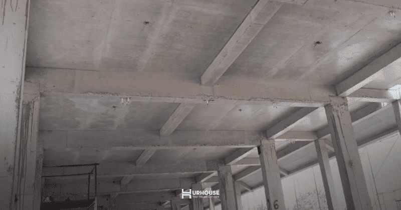 Thi công dầm sàn biệt thự vườn an toàn và hiệu quả