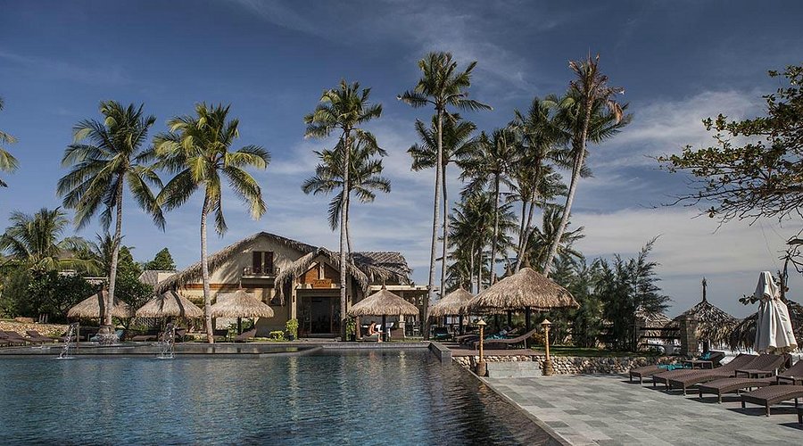 TOP 5 RESORT NÊN GHÉ VÀO MÙA HÈ: NƠI TRẢI NGHIỆM NGHỈ DƯỠNG ĐÚNG NGHĨA 7 TOP 5 RESORT NÊN GHÉ VÀO MÙA HÈ: NƠI TRẢI NGHIỆM NGHỈ DƯỠNG ĐÚNG NGHĨA